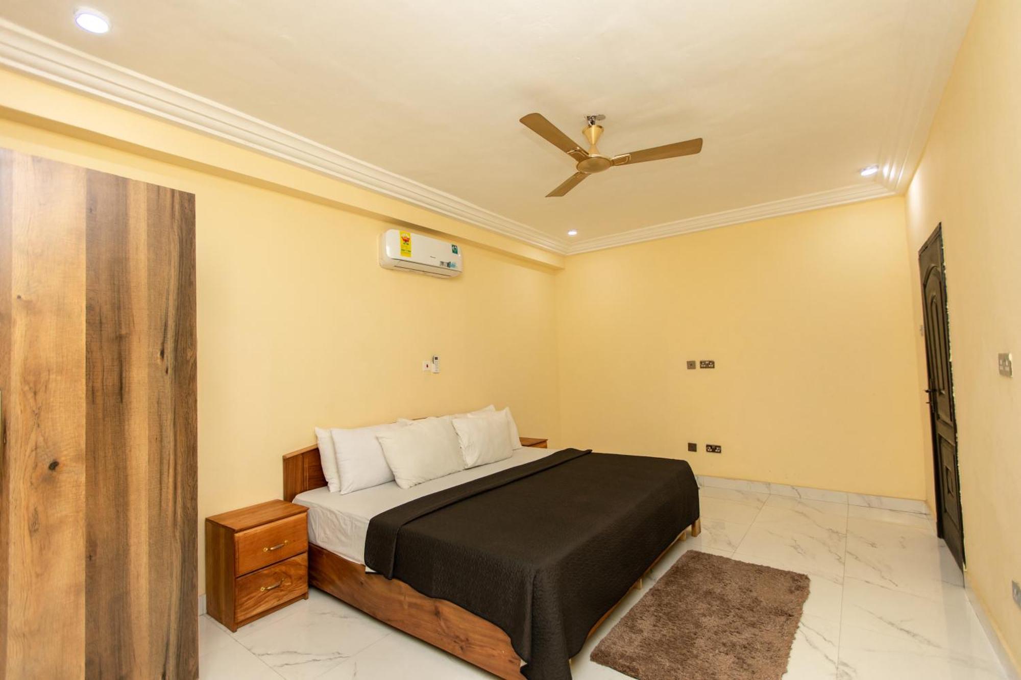 Washington Apartments - Just 25Mins Drive From The Airport Kwashieman Exteriér fotografie