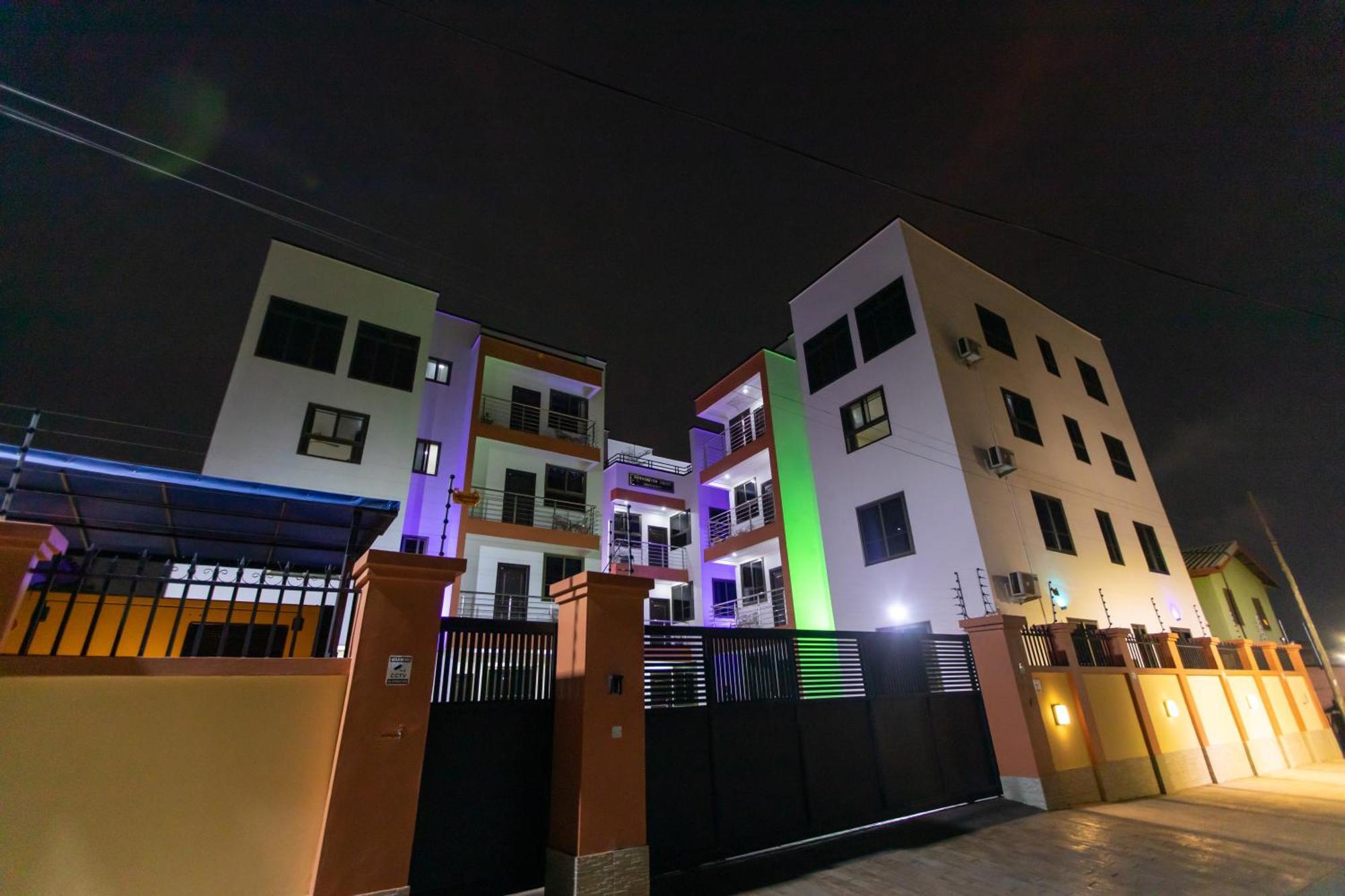 Washington Apartments - Just 25Mins Drive From The Airport Kwashieman Exteriér fotografie