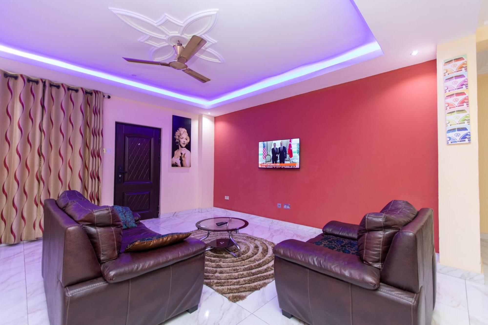 Washington Apartments - Just 25Mins Drive From The Airport Kwashieman Exteriér fotografie