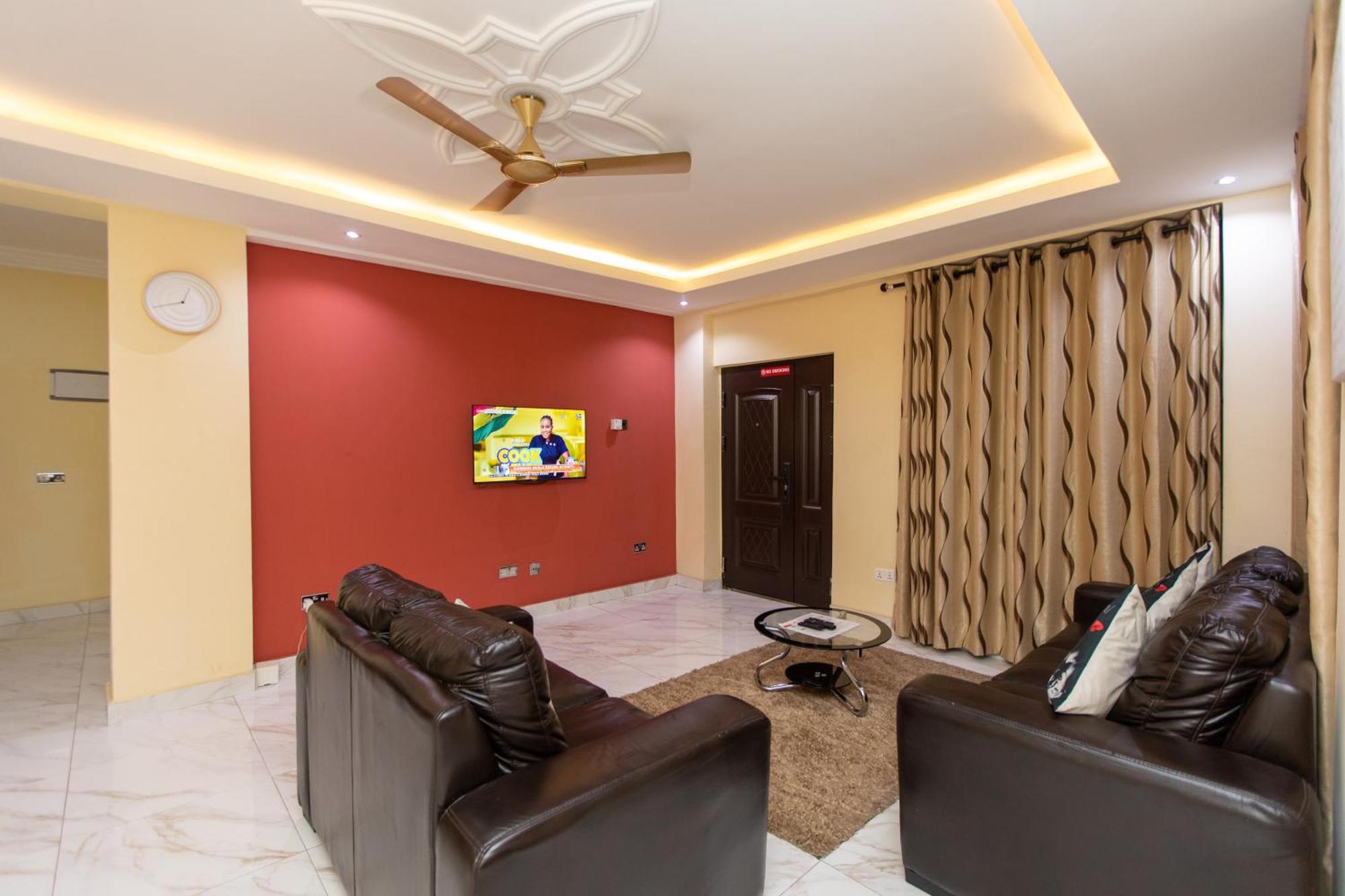 Washington Apartments - Just 25Mins Drive From The Airport Kwashieman Exteriér fotografie