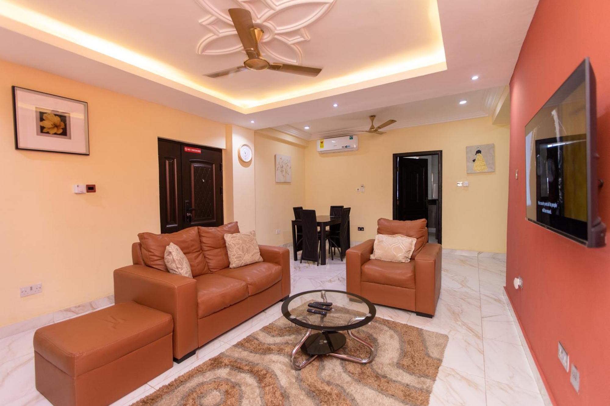 Washington Apartments - Just 25Mins Drive From The Airport Kwashieman Exteriér fotografie