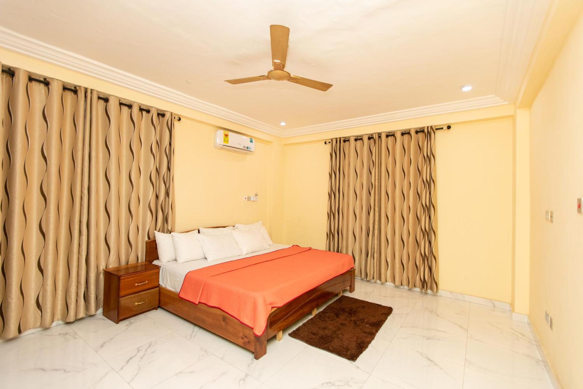 Washington Apartments - Just 25Mins Drive From The Airport Kwashieman Exteriér fotografie