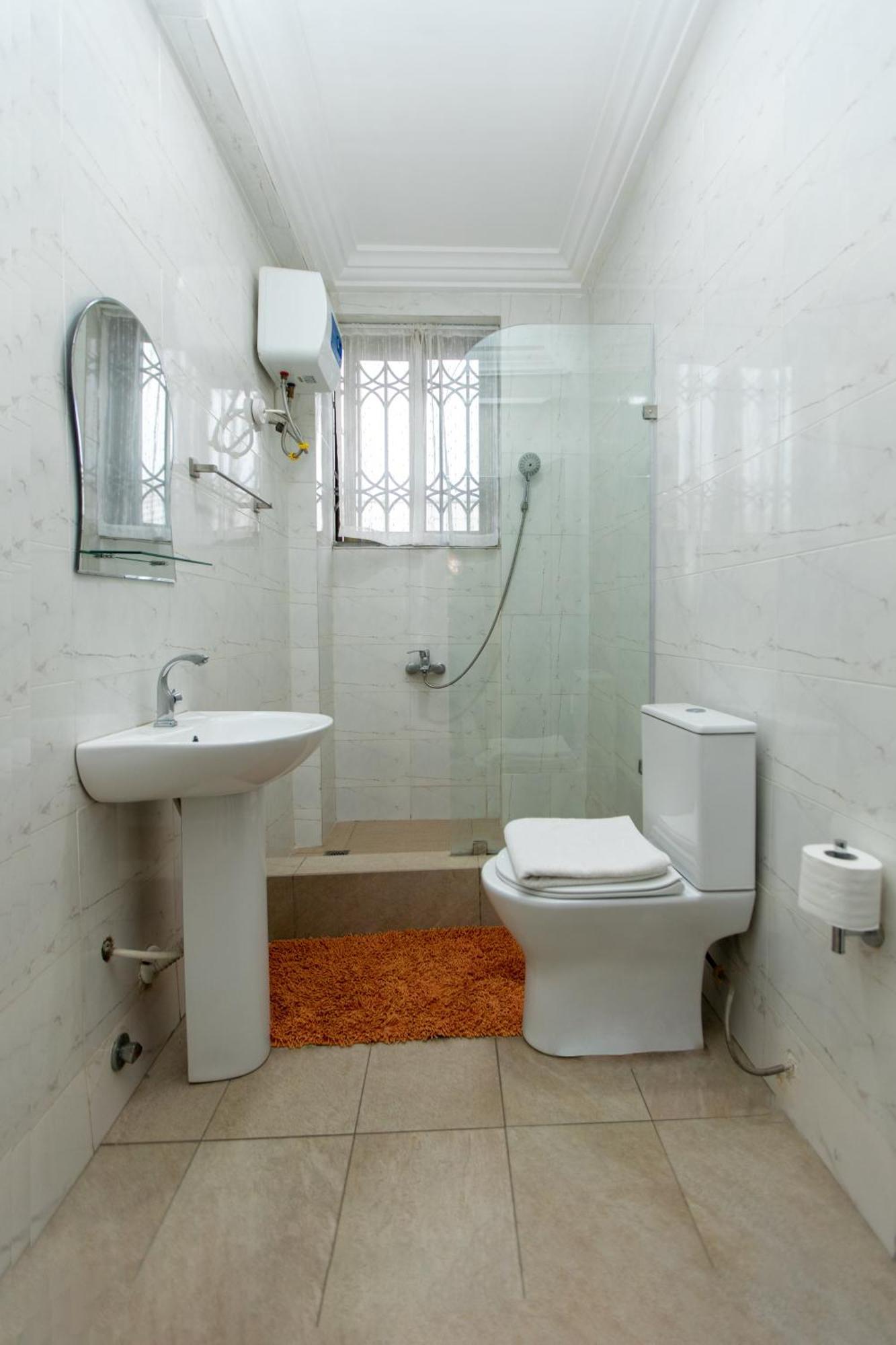 Washington Apartments - Just 25Mins Drive From The Airport Kwashieman Exteriér fotografie
