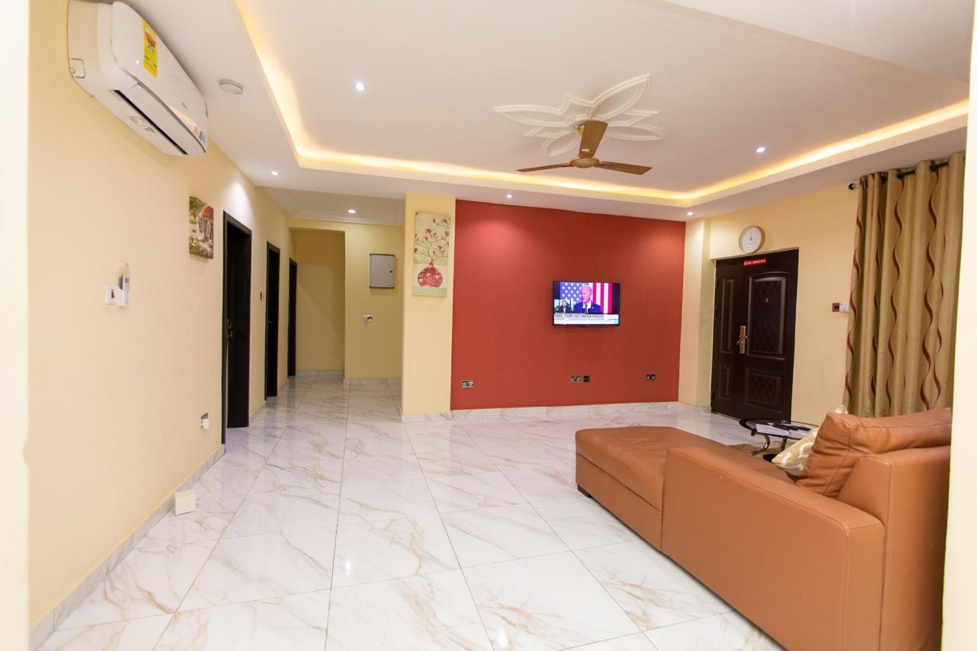Washington Apartments - Just 25Mins Drive From The Airport Kwashieman Exteriér fotografie